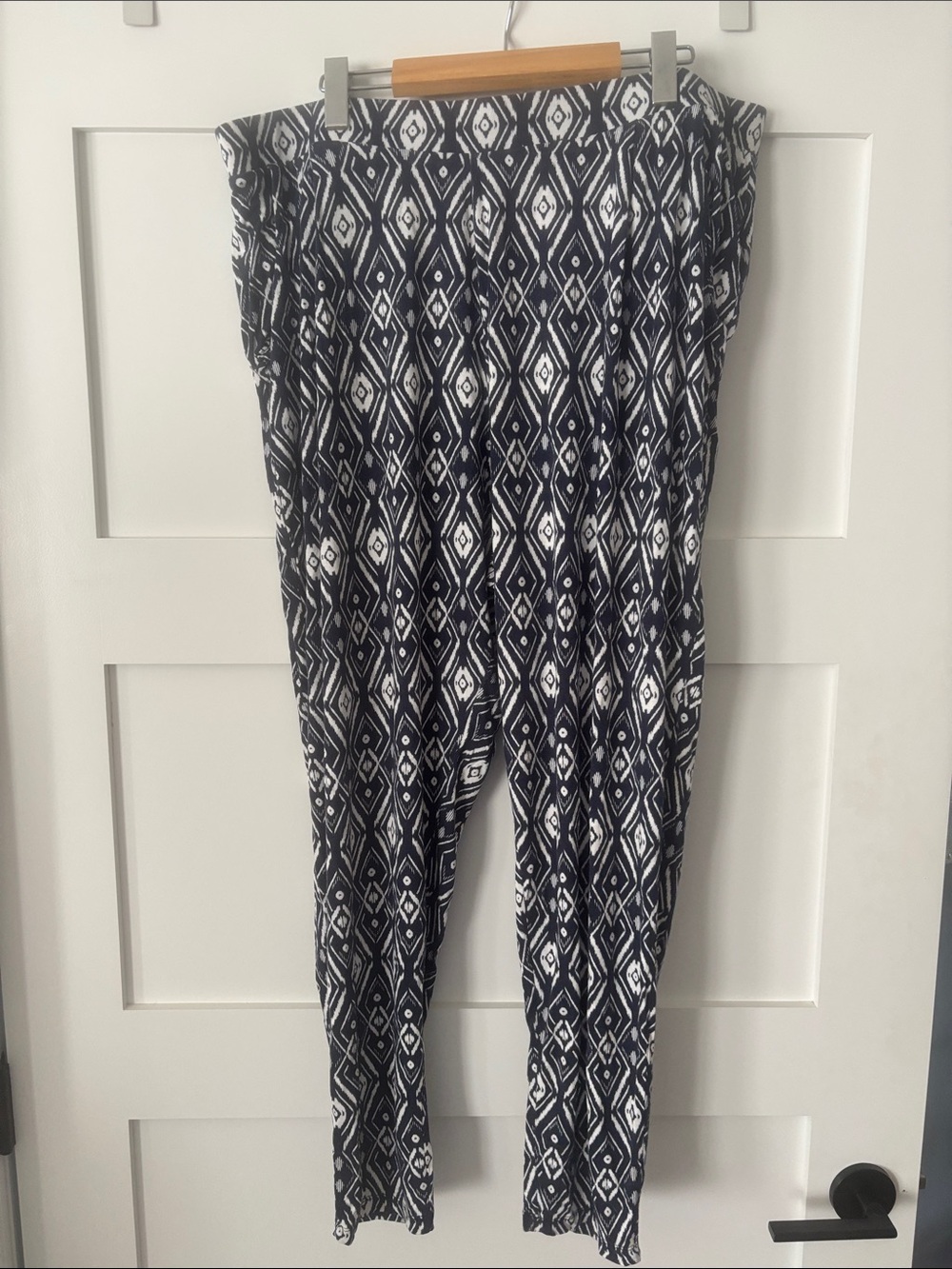 F&F Black and White Geometric Harem Leggings